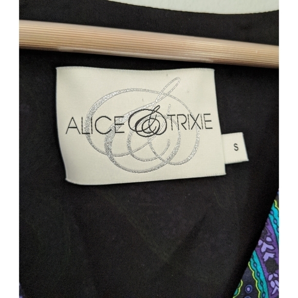 Alice & Trixie 100% Silk Boho Paisley Top - Picture 3 of 7